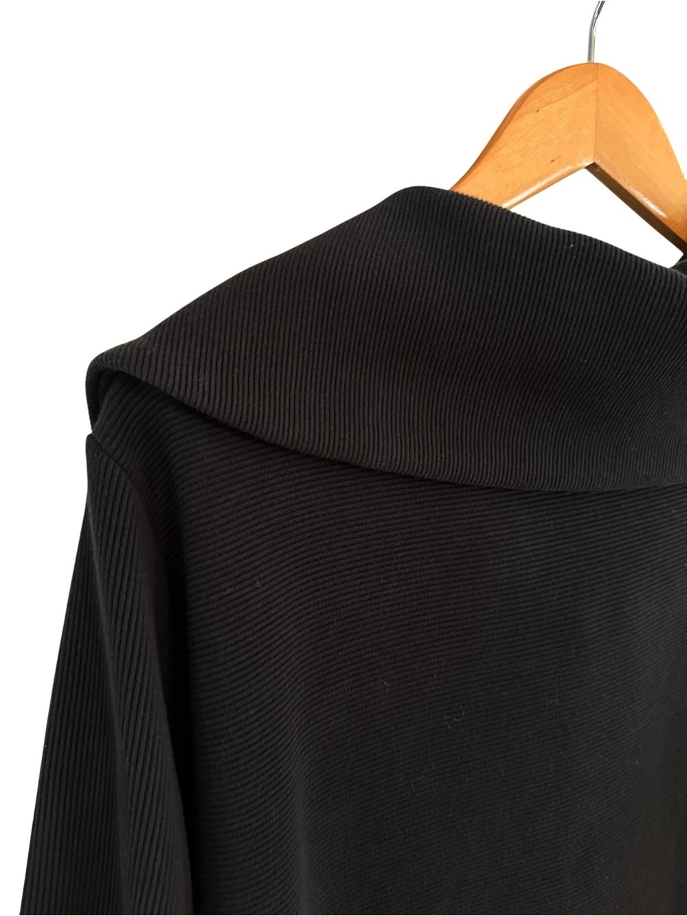 Anthropologie Varley Vine Black Zip-Front Sweatshirt with Gold Trim - Picture 6 of 14